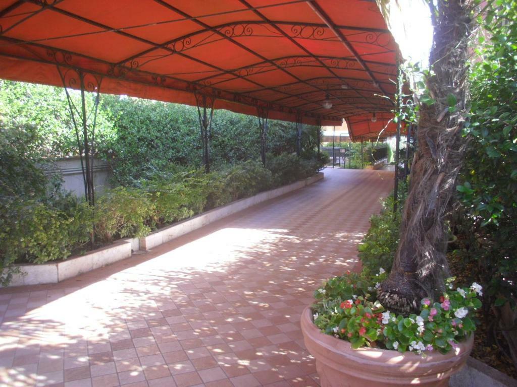 Lovely Little Apartment In Via Aurelia Rome Luaran gambar